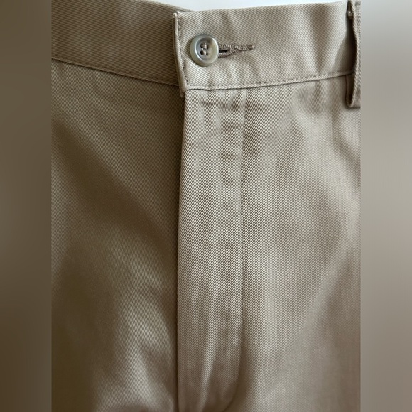 Dockers Classic Fit Khakis Pleated In Front.Deep Pockets Sz 34. 100% Cotton. - Picture 5 of 16
